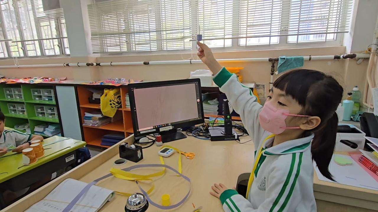 小一 校園學習--學習有得SAY:同學們學會感興趣的技能後,便由小老師團隊遊走各班教導其他同學,互相切磋。